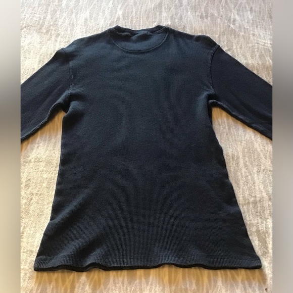 ✨✨ Old Navy Long Sleeved Shirt ✨✨ - Picture 4 of 4